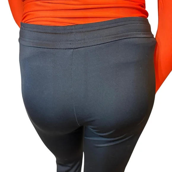 Under Armour ColdGear Compression Bundle, 2 Tops (M) + Athletic Pants (S) - Picture 13 of 16